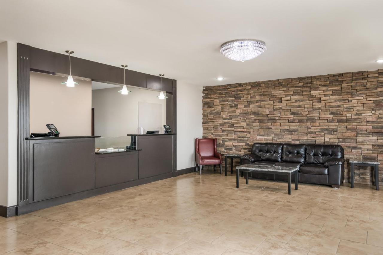 Red Roof Inn & Suites Лейк Чарлс Екстериор снимка