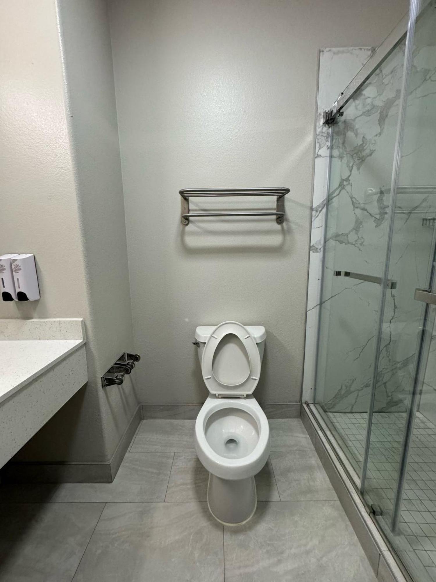 Red Roof Inn & Suites Лейк Чарлс Екстериор снимка